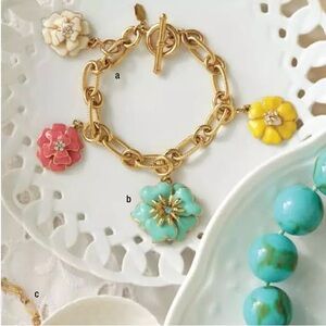 Vintage 2009 Stella & Dot Enamel Bloom Charm Bracelet with 4 charms Like New!